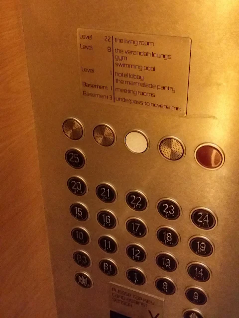 Oasia hotel Novena Singapore 酒店電梯按鈕