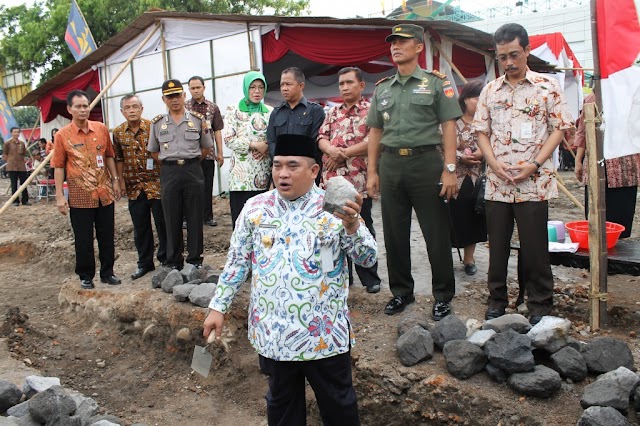 PELETAKAN BATU PERTAMA PEMBANGUNAN PASAR SUKOHARJO