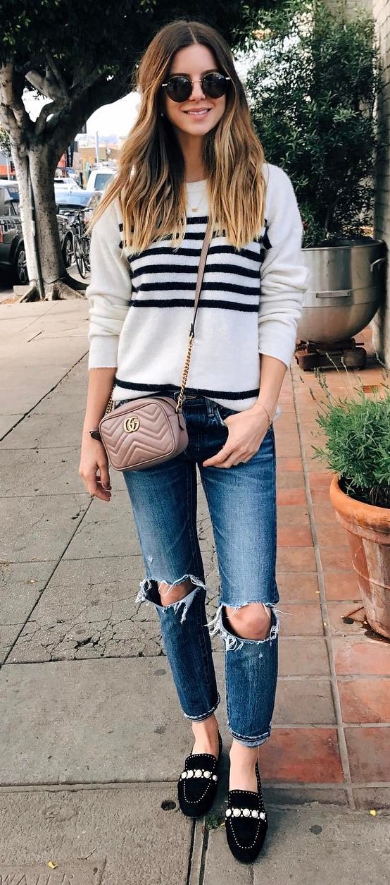 grafic sweater + bag + ripped jeans