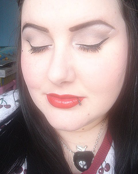 pin up style makeup. pin up style makeup. Classic Soft 1950#39;s Pin-up Style