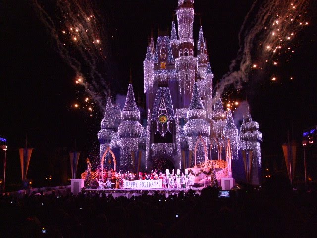 walt disney world castle christmas. Walt Disney World at Christmas