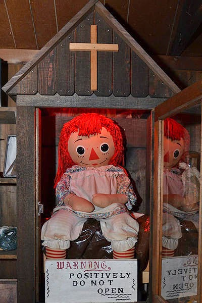 A verdadeira história da boneca Annabelle  Noite Sinistra