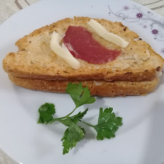 Ev Yapımı Tost Tarifi