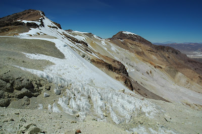 Grandiose Berglandschaft des Hochlandes in Bolivien