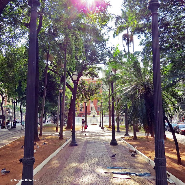 Vista ampla da Praça Julio Mesquita - Campos Elíseos - São Paulo