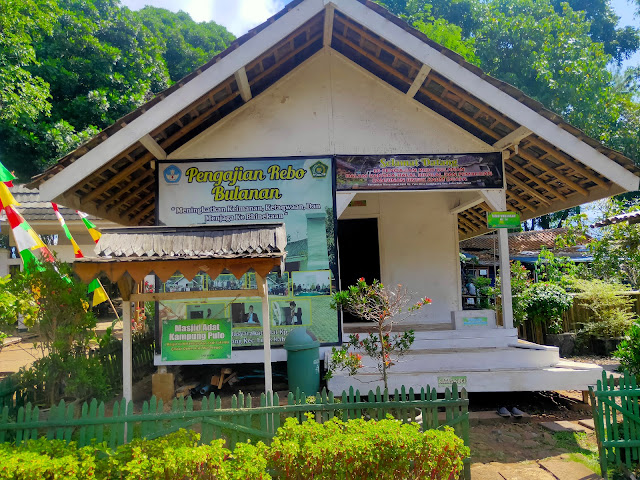 Jalan-Jalan ke Candi Cangkuang