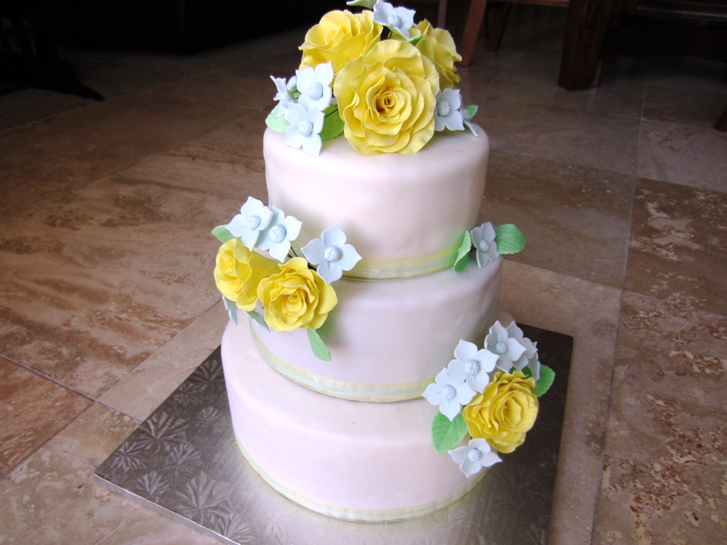 Citrus Spice Bakery Yellow  Rose  Wedding  Cake 