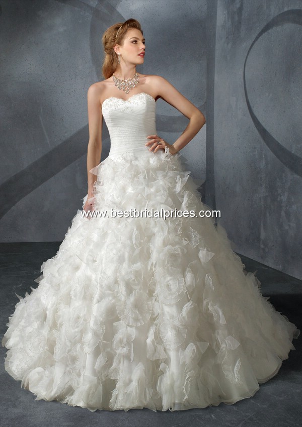 Fall 2011 1 This is a 5 stars Bridal gown And available from size 2 28