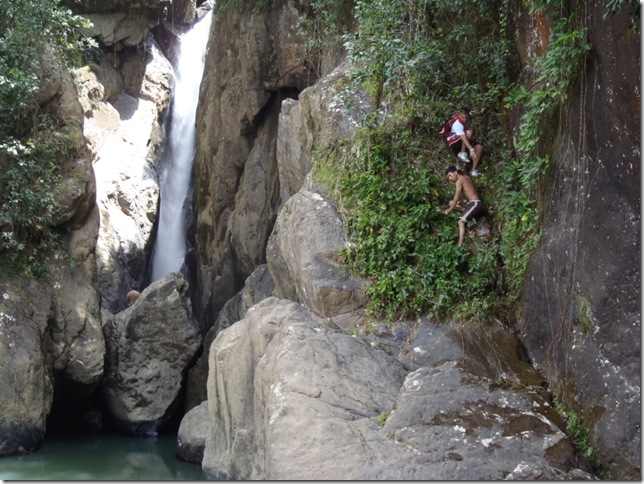 017j wasserfall mit kletterern