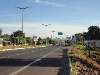 Placas na Av. Leão Sampaio.