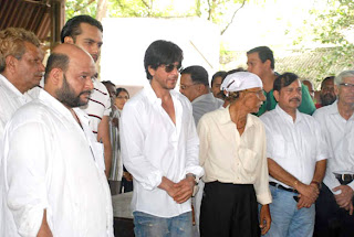 Shahrukh,Priyanka & Others at  Ashok Mehta's funeral ceremony