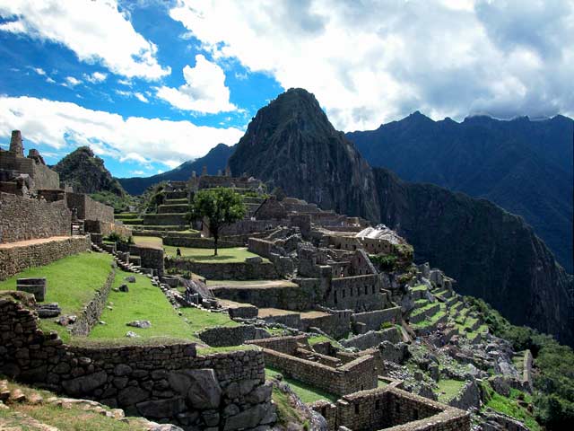 Machu Picchu - Peru, Beautiful Urubamba Valley in Peru Photos Machu Picchu - Peru, Beautiful Urubamba Valley in Peru Photos