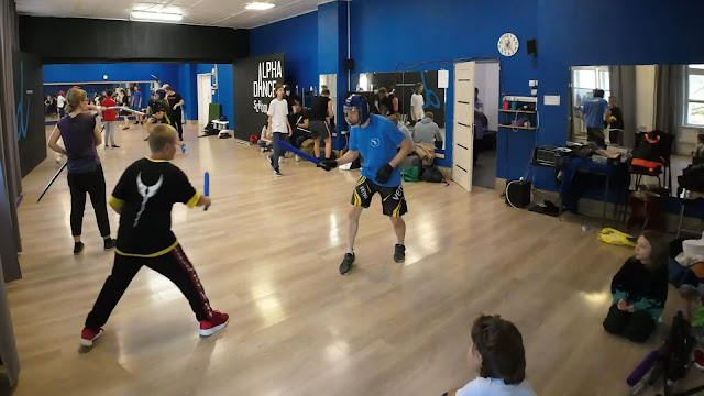 Школа кендзюцу Katana Club проводит обучение на японском мече