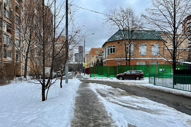 Кастанаевская улица, дворы, жилой дом 1976 года постройки, школа «Интеграл»