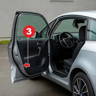 PUERTA DELANTERA IZQU, ZONA CERRADURA DEL AUDI