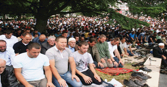 Hasil gambar untuk subhanallah ! 3 juta orang inggris masuk islam secara serentak