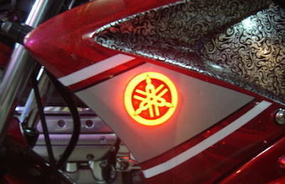 Lampu senja dan sen logo yamaha