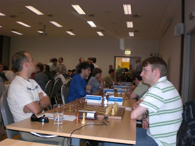 Championnat de Belgique d'échecs 2011 à Bechem (Anvers) Ronde 3 dans l'Elite MI Van der Stricht Geert 2374 vs MI Michiels Bart 2489