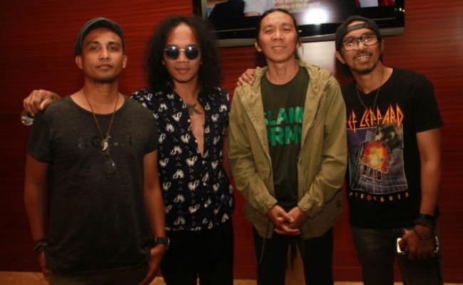 Lirik Lagu Slank - Friday