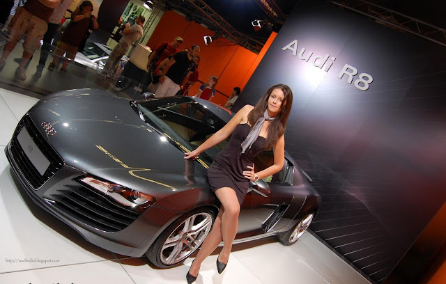 A hot model with Audi R8