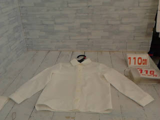 中古品　子供服　１１０ｃｍ　ホワイト　長袖シャツ　１１０円