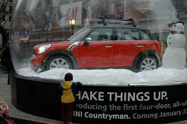 mini countryman in snow globe