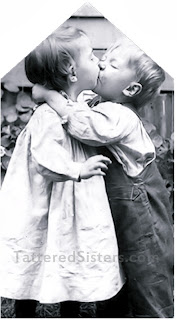 Kissing Kids Primitive Hangtag