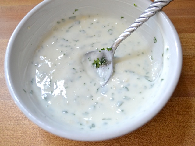 garlic yogurt sauce