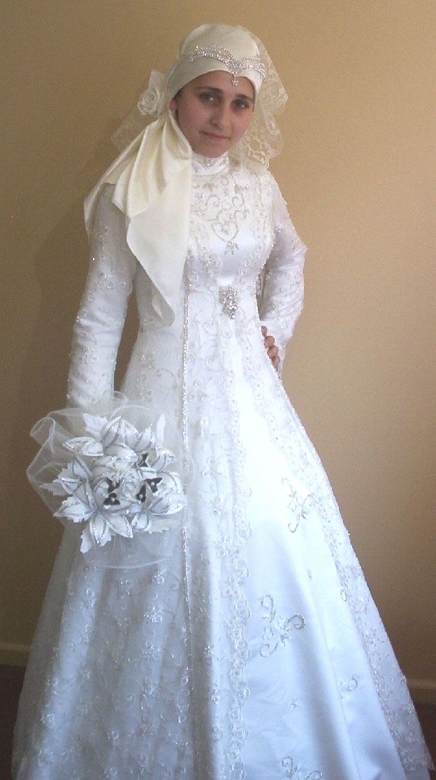 Knitting models: hijab wedding dress models