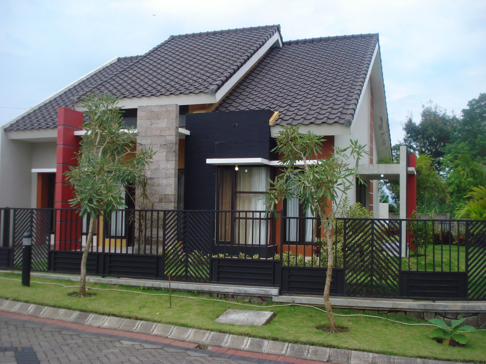 Rumah Minimalis Lt 2 - Erectronic