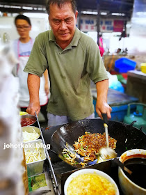 Char-Kway-Teow-Sri-Tebrau-Hawker-Centre-JB