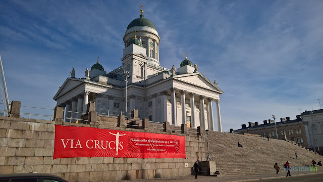 Tuomiokirkko with Via Crucis announcement