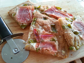 La Rubrica del Lunedì: Pizza peperoni verdi e prosciutto - Monday's Page: Green peppers and ham pizza