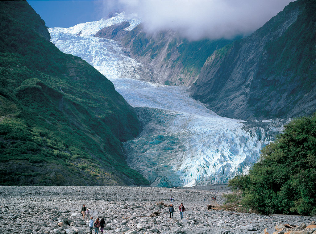The legend of Franz josef glacier, Tour destination, vacation spot, vacation, tourism, best vataion spot, Mountain Vacation, National Parks Vacation, Waterfall Vacation, Vacation Pictures, river vacation