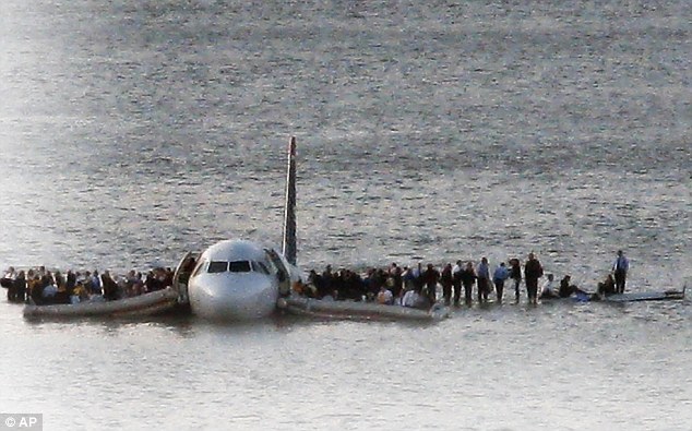 US Airways Flight 1549 crash hd