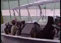 کمک خلبان زن ایرانی (چادری!)
