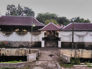 Pintu Masuk ke Makam Rd. Yosodipuro