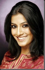 varalakshmi-cute smile