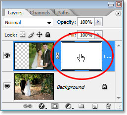 hold alt on layer mask 