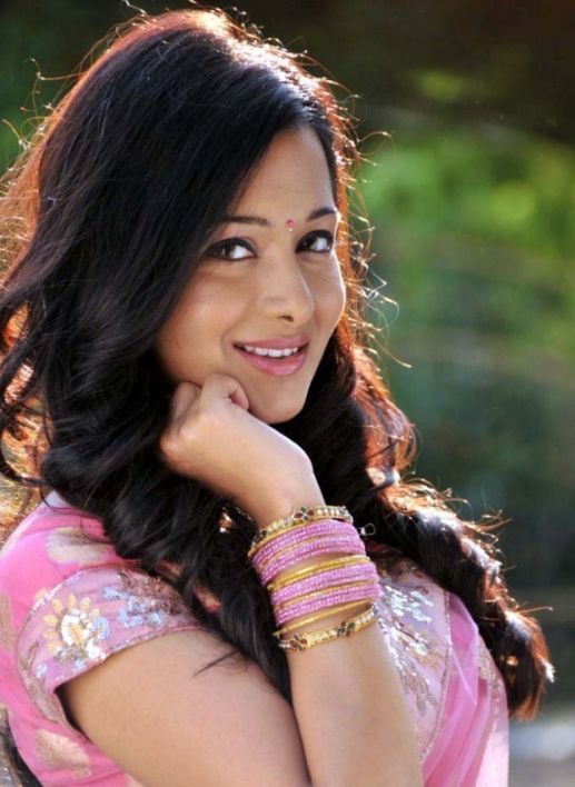 Preetika-Rao-cute-in-pink-saree+(8).jpg