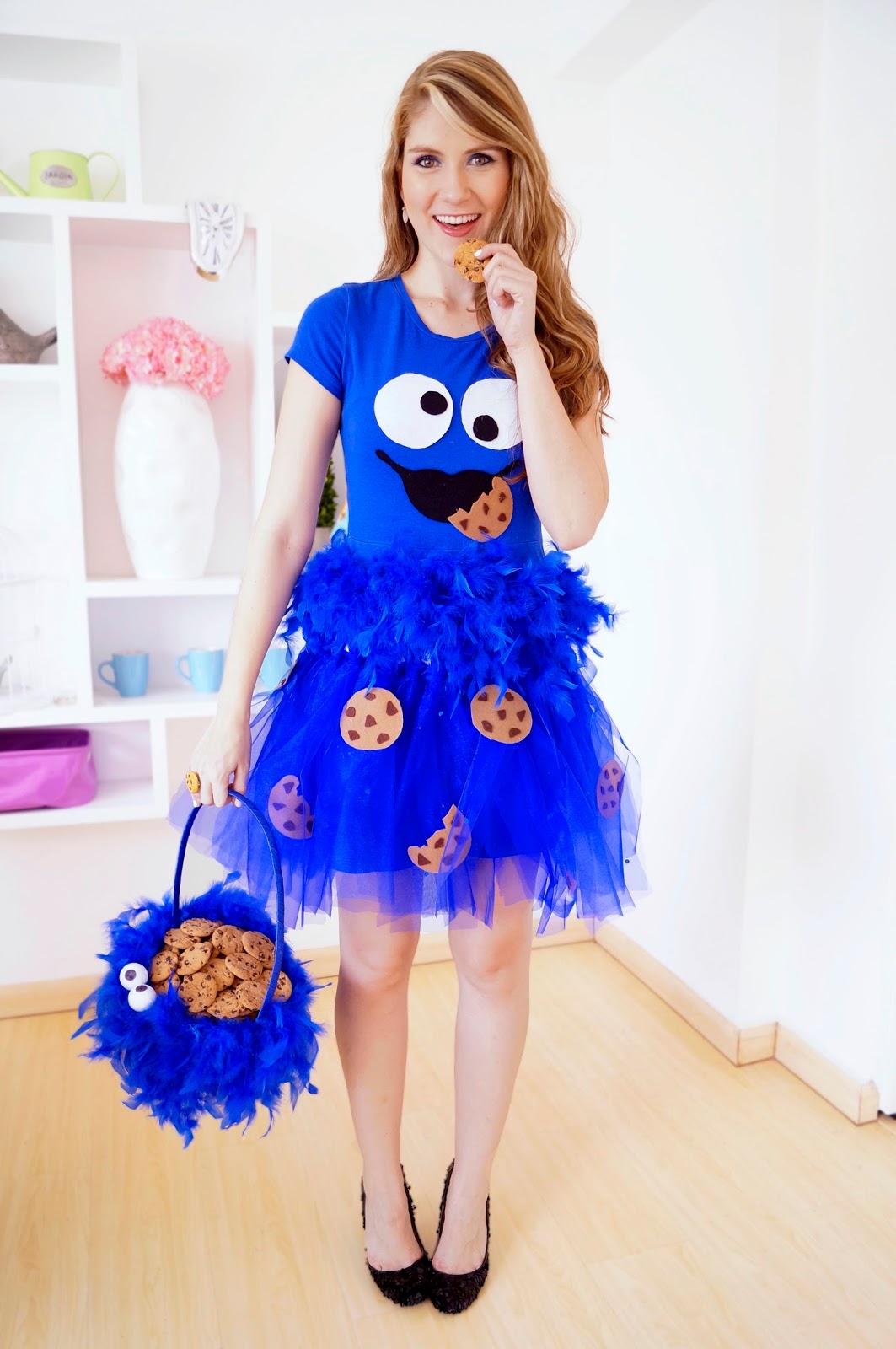 Homemade Cookie Monster Halloween Costume. Click through for tutorial