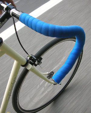 Desain Sepeda Fixie Putih