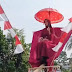 Keren!!! Di Cianjur Lomba Panjat Pinang Berhadiah 'Janda'