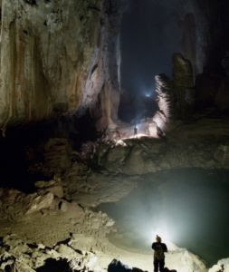 son-doong cave largest cave in the world