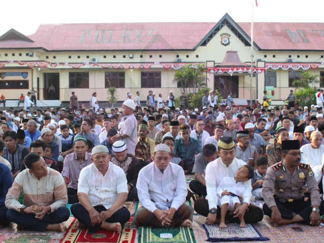 Ustad Mussadat Ajak Umat Muslim di Tanimbar Taat Allah SWT