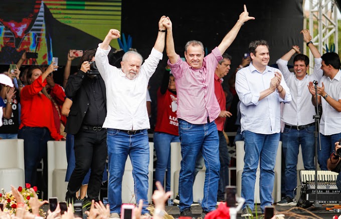 Governador, prefeito e pré-candidato do PSB são vaiados em ato de pré-campanha de Lula em Pernambuco