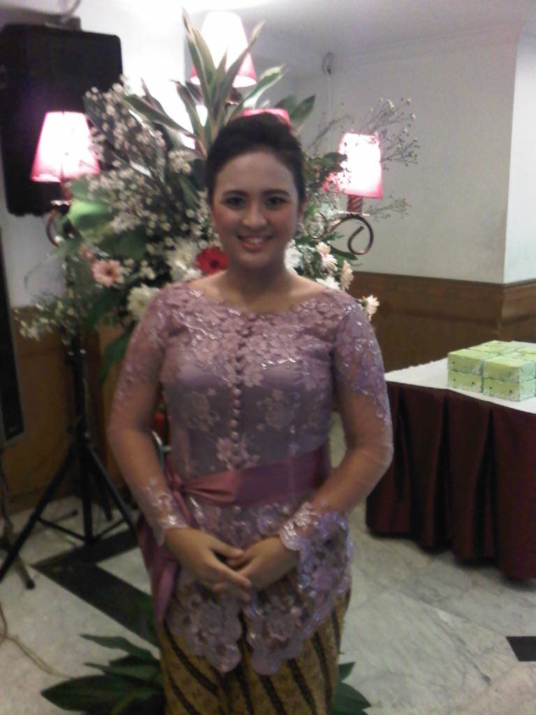 Kebaya Model Sabrina Kebaya Model Sabrina
