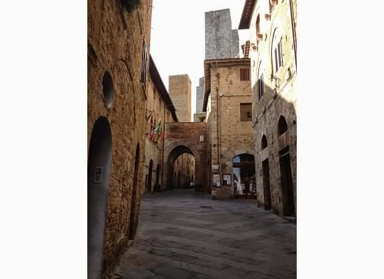 San-Gimignano-Tuscany-Glam-Italia-Tour-14