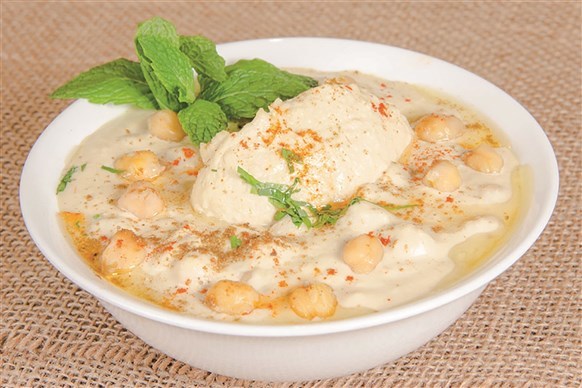 Hummus Musabaha (Whole Chickpea Hummus)