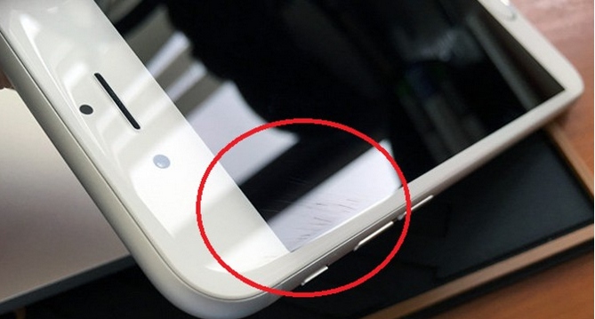 من السهل خدش شاشات iPhone 6 و iPhone 6 Plus وفقا لملاك الهاتفين